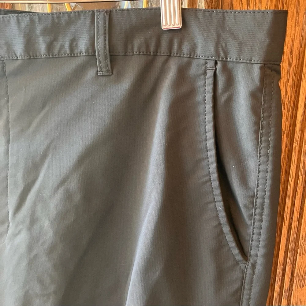 Chaps Golf 78 Men's Black‎ Cargo Shorts with side zipper pockets size 40 - Picture 3 of 10
